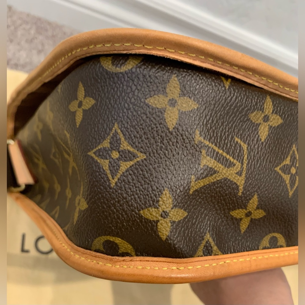 Louis Vuitton - Picture 8 of 14